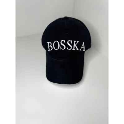 Czapka bawełniana BOSSKA -  czarna ze srebrnym napisem