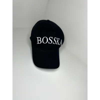 Czapka bawełniana BOSSKA -  czarna ze srebrnym napisem