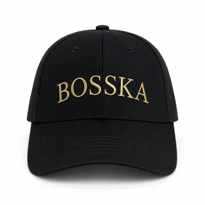 Czapka bawełniana BOSSKA -  czarna ze złotym napisem