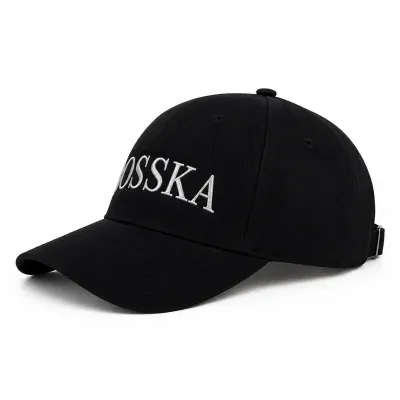 Czapka bawełniana BOSSKA -  czarna ze srebrnym napisem