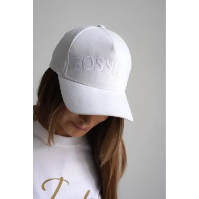 Czapka bawełniana BOSSKA -  biała z białym napisem