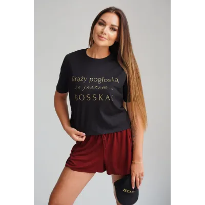 Koszulka oversize "Krąży pogłoska, że jestem BOSSKA!" - czarna z czarno-złotym  napisem